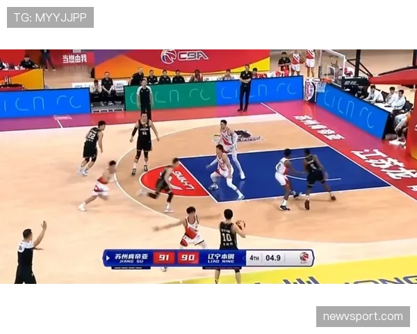 围堵裁判算犯规吗？足球规则如何界定比赛秩序问题